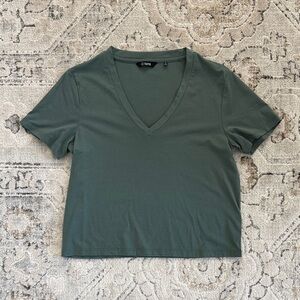 Cut Green V-Neck Women's Crop Top, XS